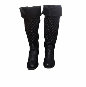 Rouge! Knee High Boots